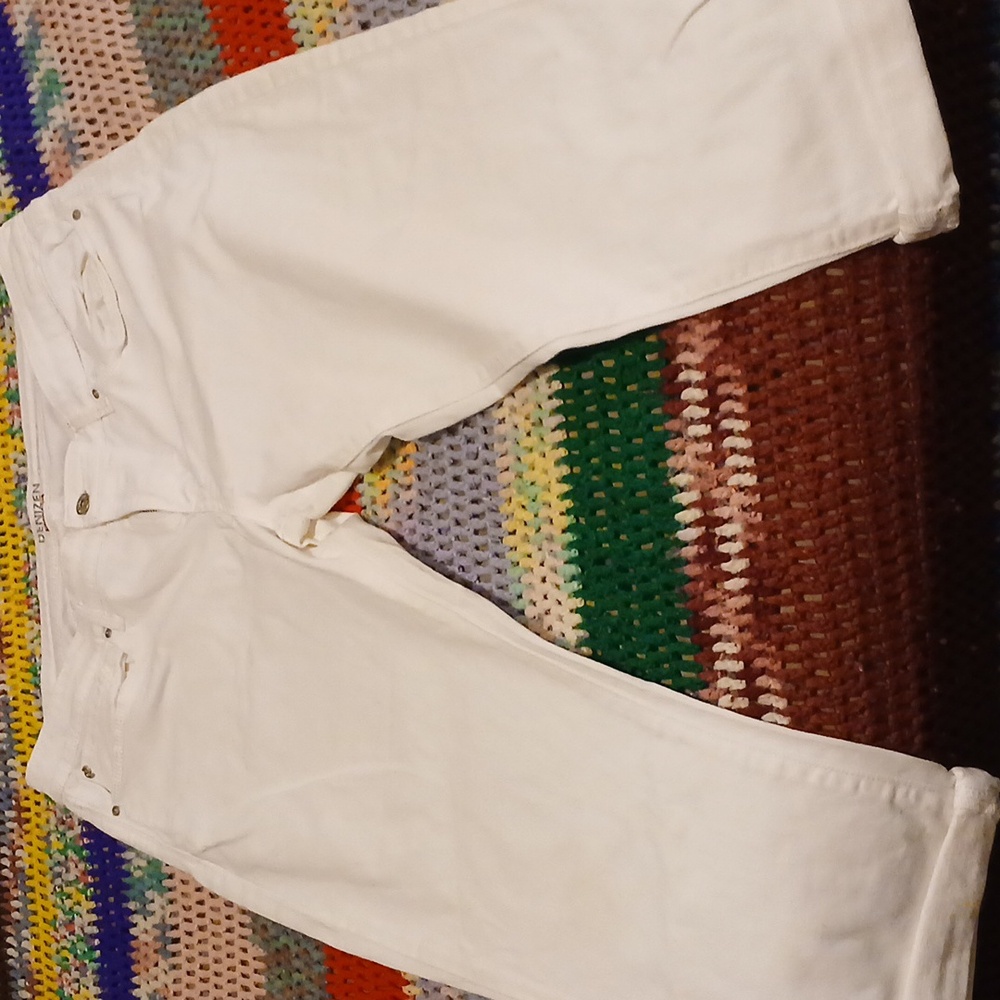 Woman's crop jeans